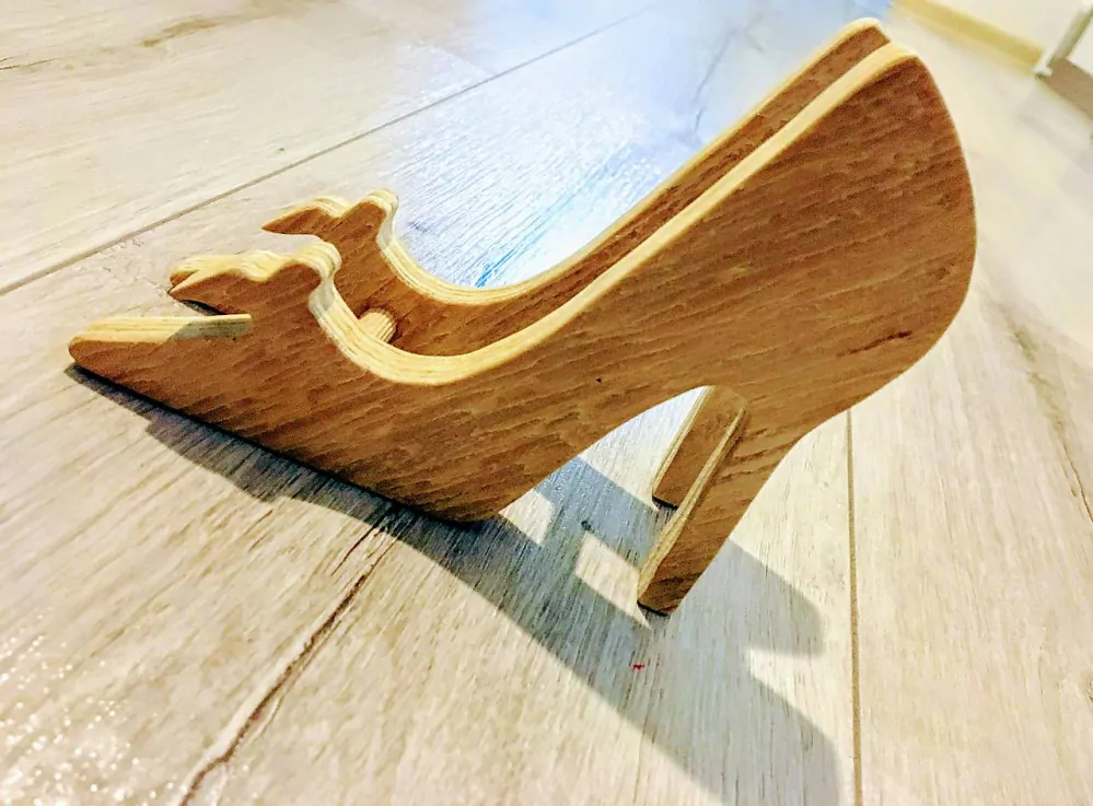 Stojan na mobil - high heels