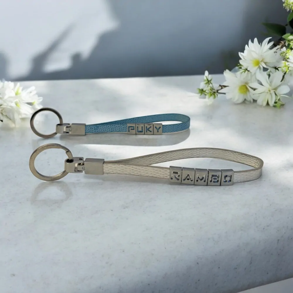 Kožená kľúčenka s menom