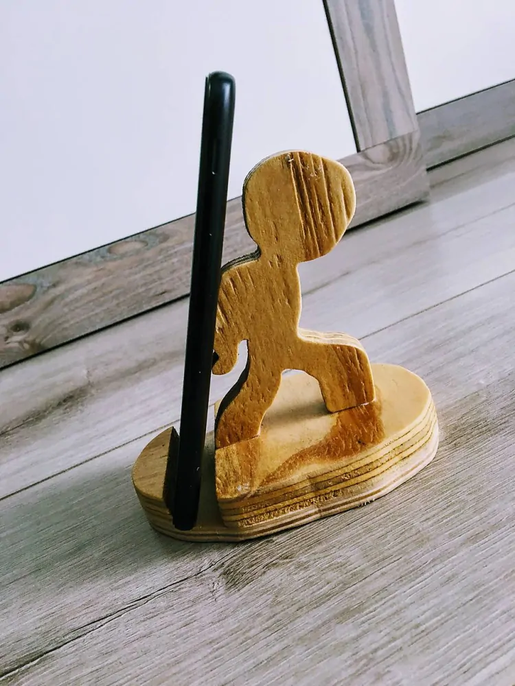 Stojan na mobil - postava 2