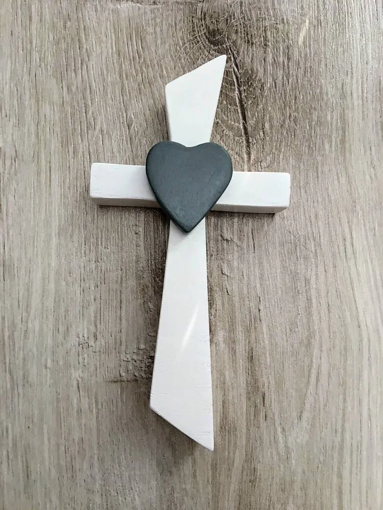 Krížik so srdiečkom