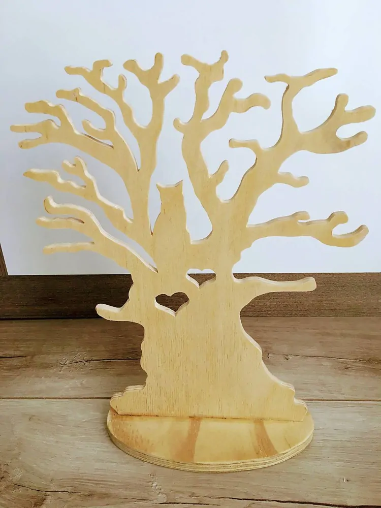 Stojan na šperky - strašidelný dub